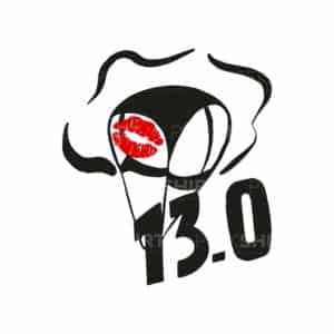 00898 TS BLANC pétanque embrasser fanny